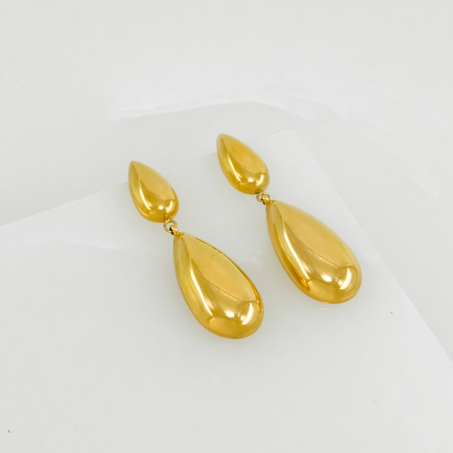 Waterdrop shaped earrings