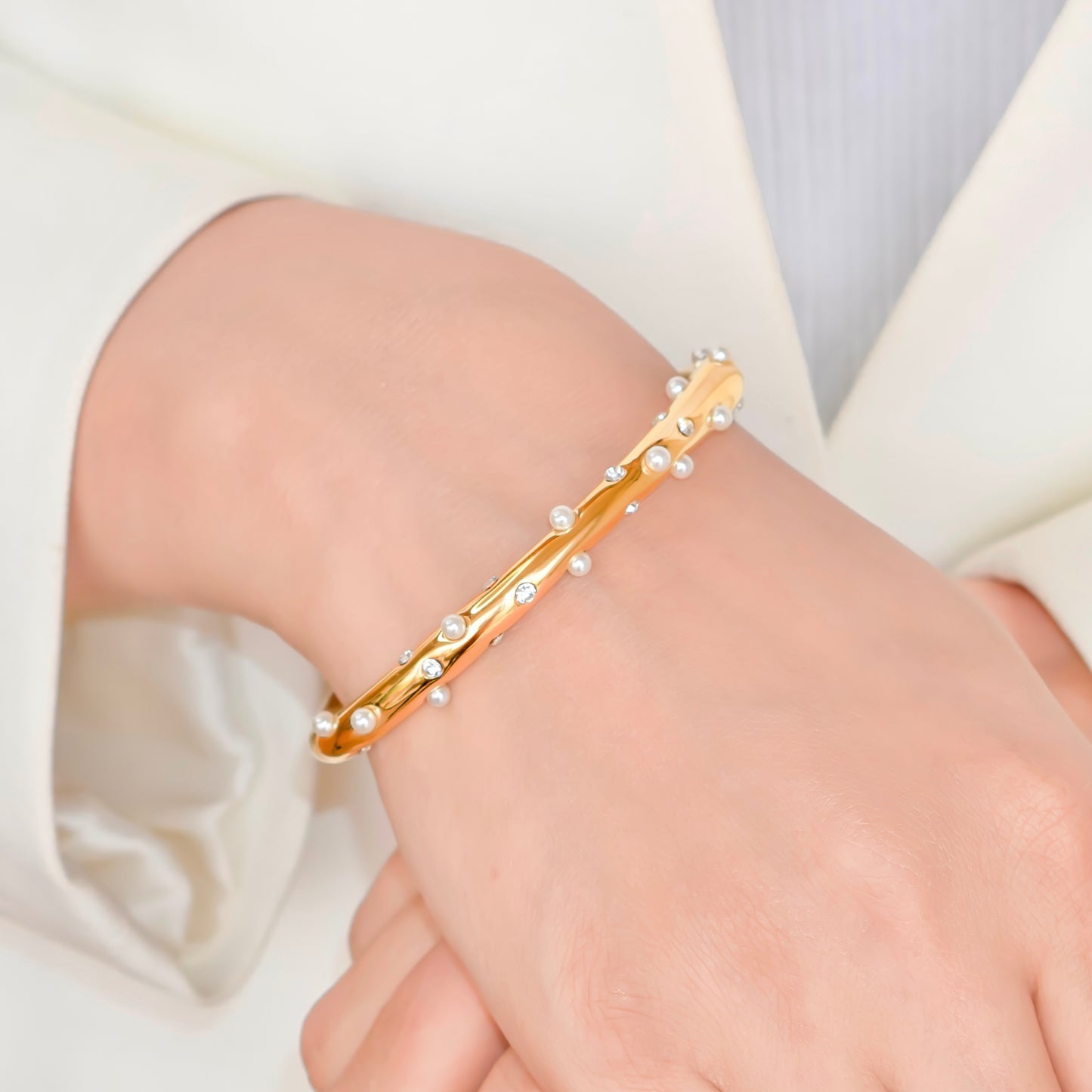 Gold Plated Pebble Glow Bracelet