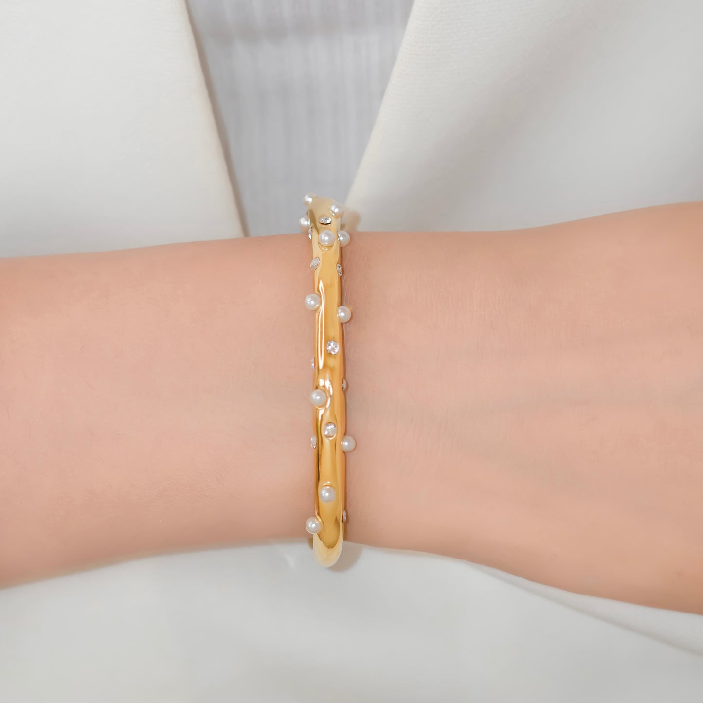 Gold Plated Pebble Glow Bracelet