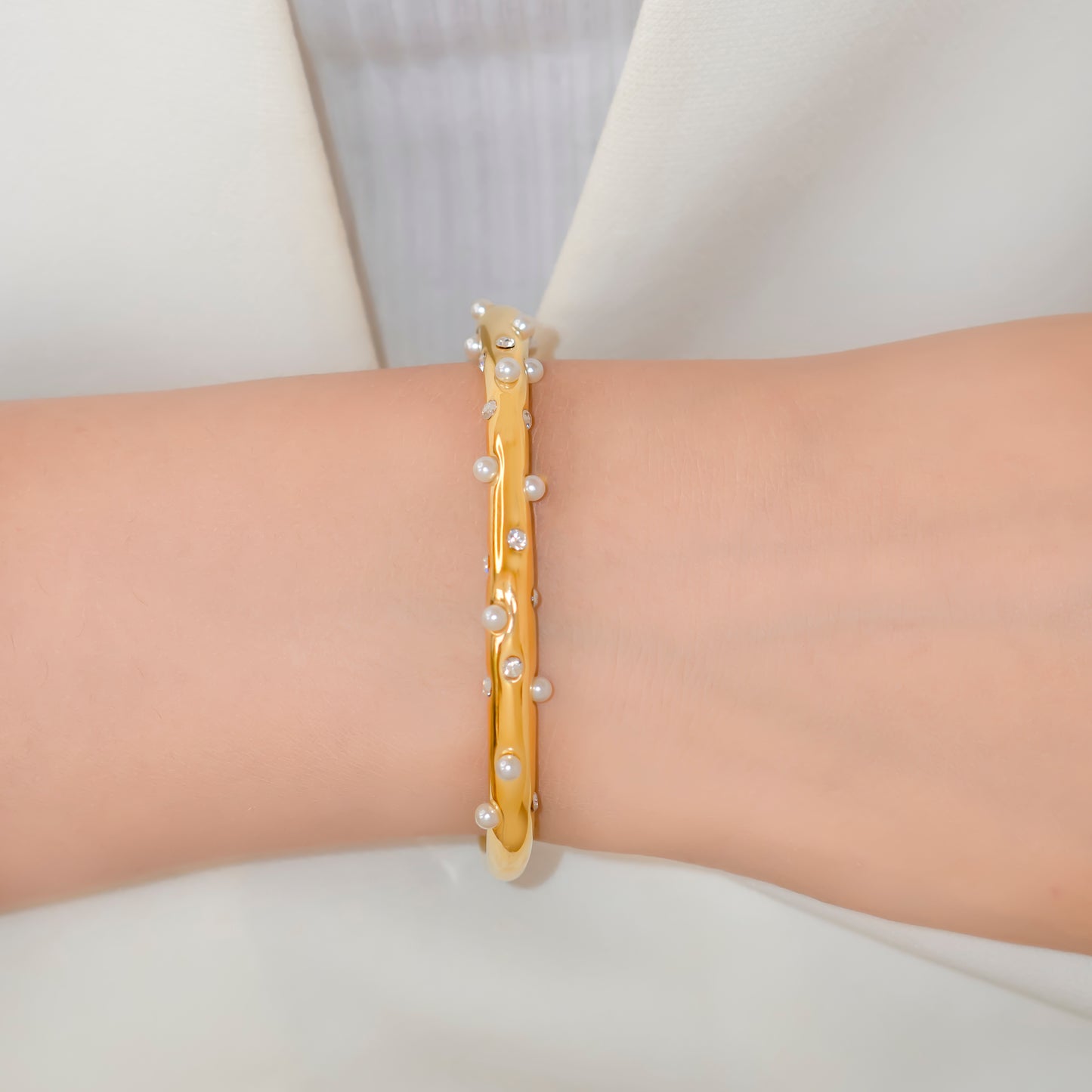 Gold Plated Pebble Glow Bracelet
