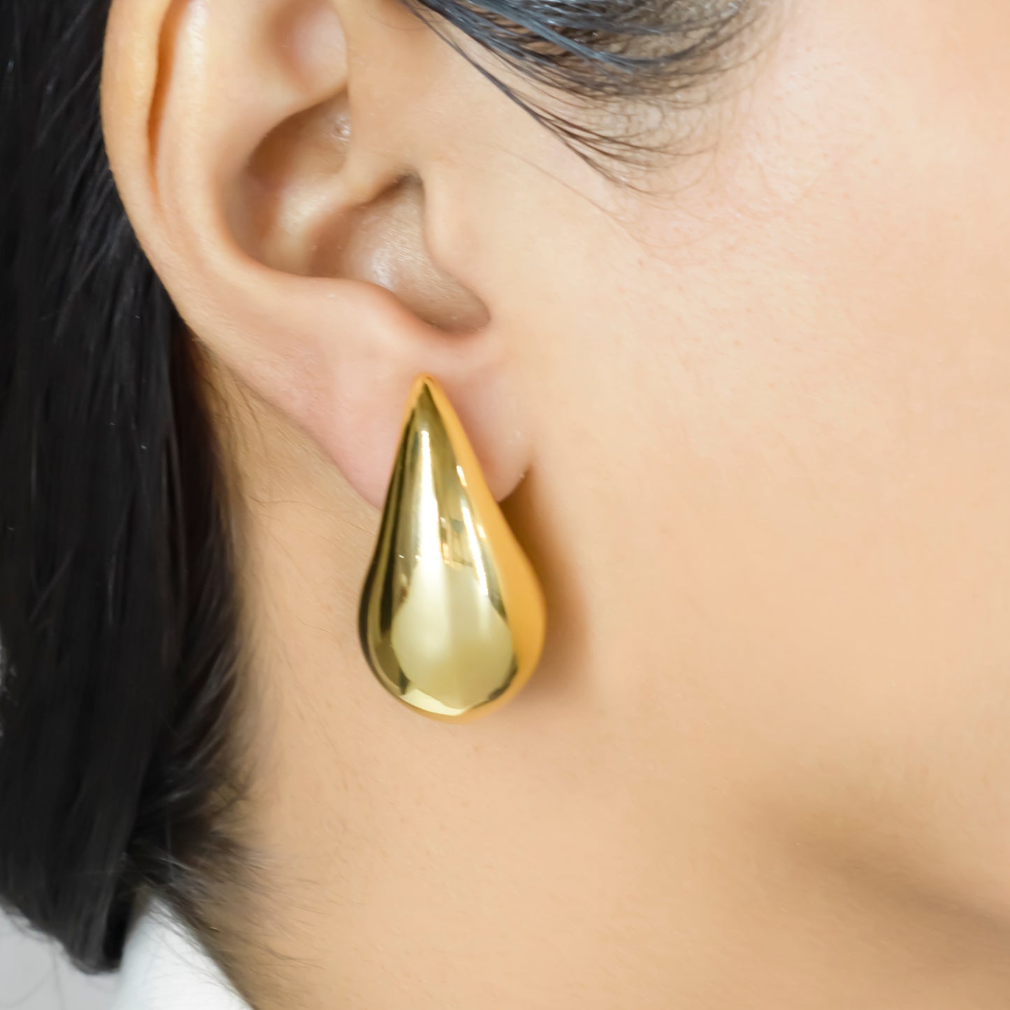 Teardrop studs