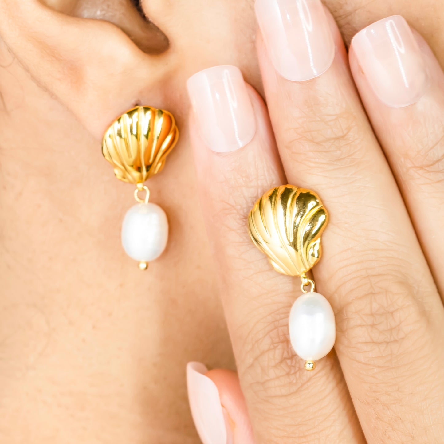 Sea shell pearl earring