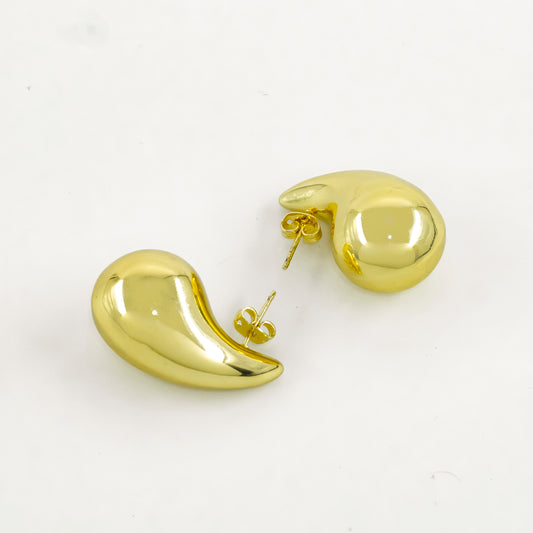 Teardrop studs
